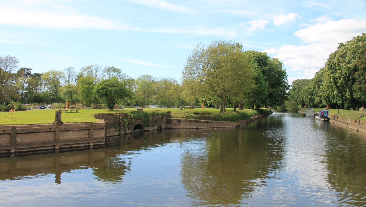 Image name naburn lock york yorkshire 1 the 19 image from the post Walk: Naburn Locks in Yorkshire.com.