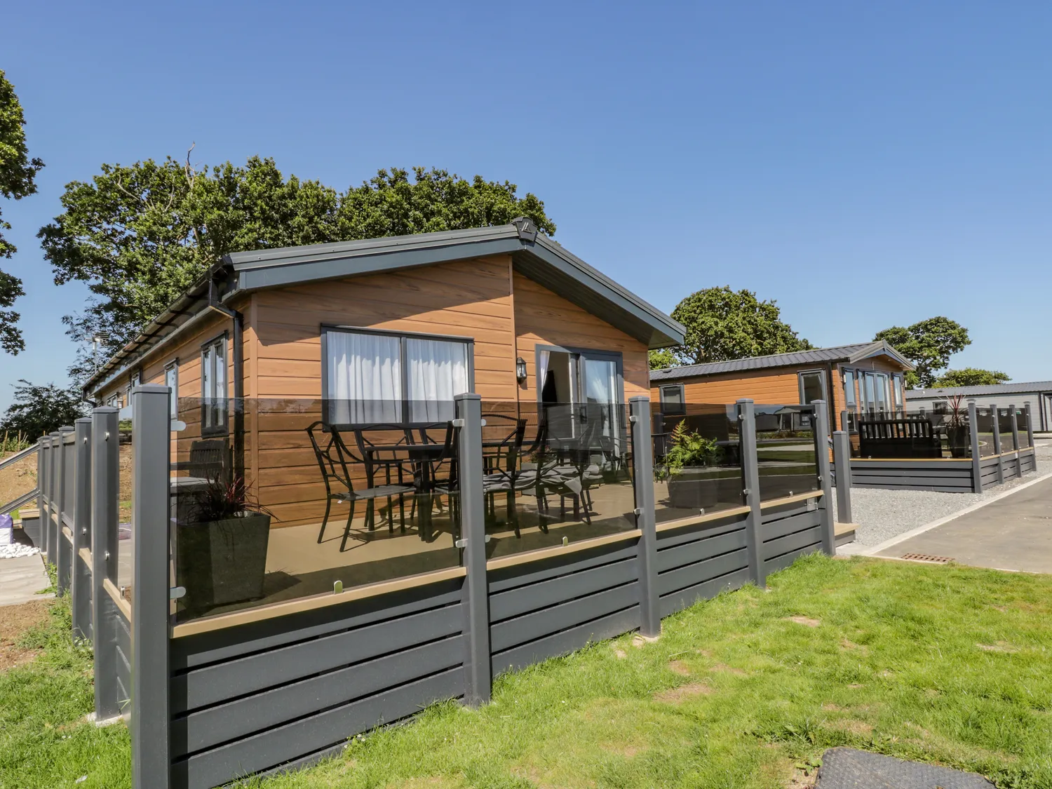 Image name brighter daze holiday cabin bridlington east yorkshire the 2 image from the post Brighter Daze in Yorkshire.com.