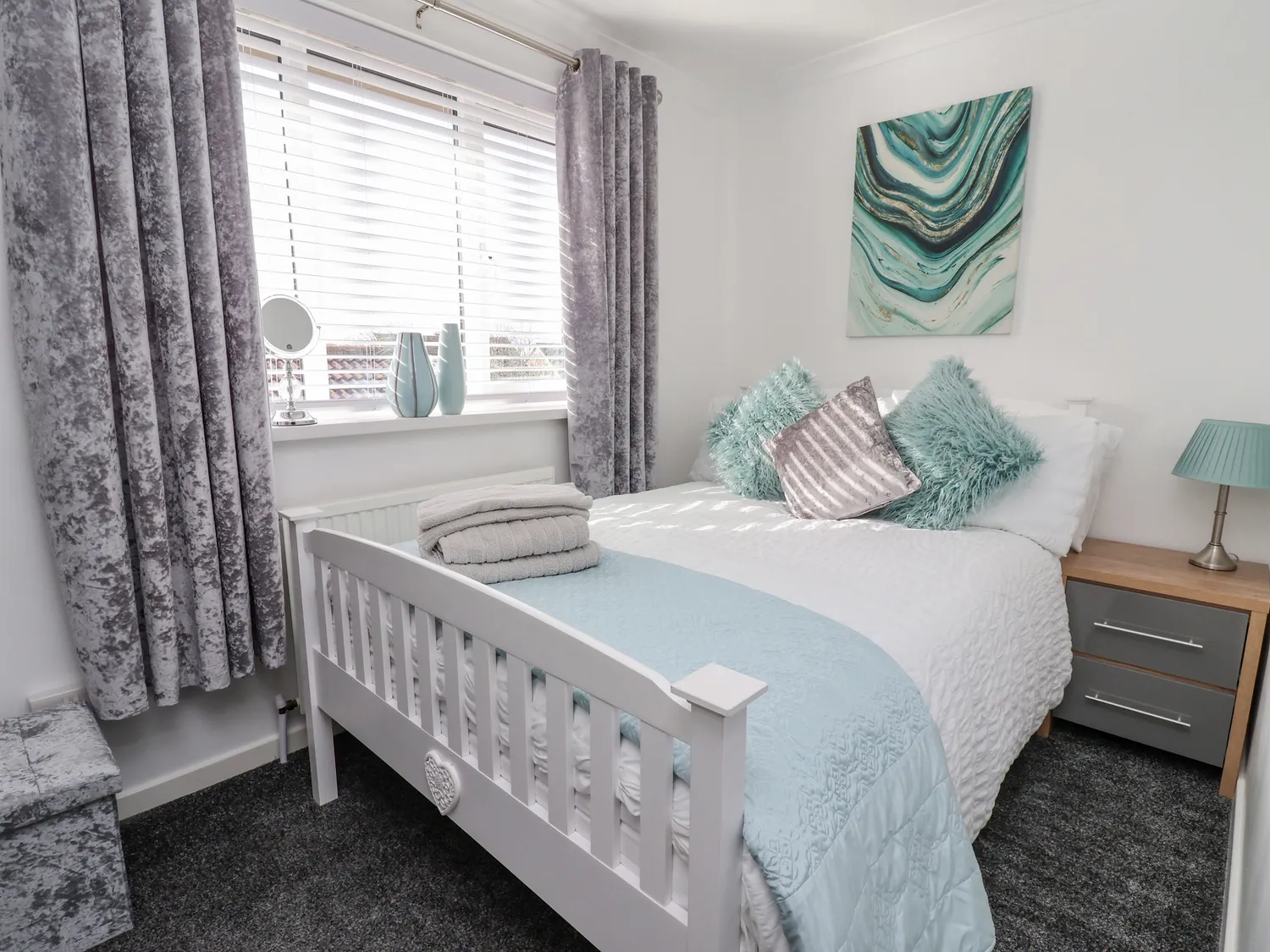 Image name rowan walk hornsea yorkshire the 10 image from the post Hornsea Holiday Cottage & Lets - Pricing & Availability in Yorkshire.com.