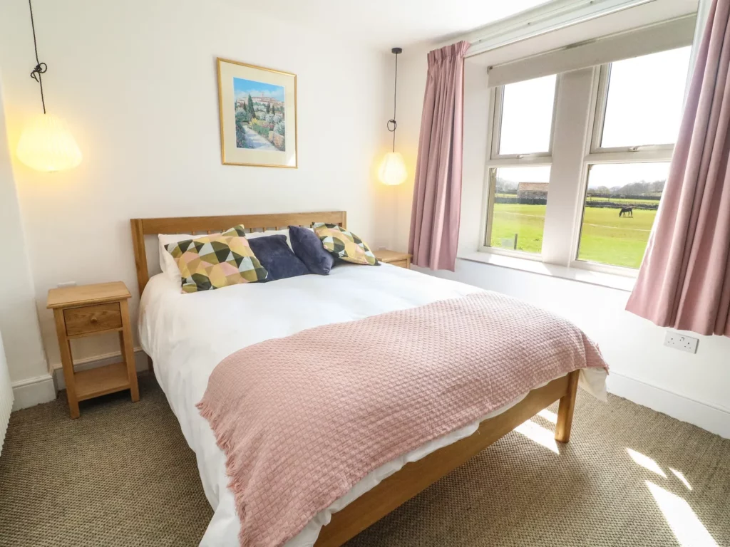 Image name valley view bedroom the 2 image from the post Valley View in Yorkshire.com.