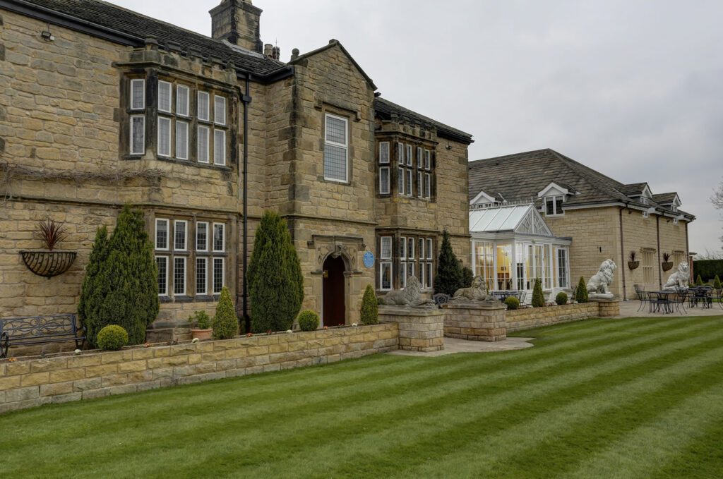 Image name Best Western PLUS Rogerthorpe Manor Hotel the 3 image from the post Day 13 - Christmas 2022 in Yorkshire.com.