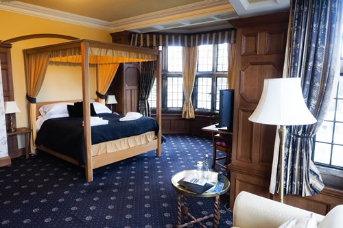 Dunsley Hall Country House Hotel Accommodation image 4 Image name Dunsley Hall Country House Hotel 2 the 2 image from the post Dunsley Hall Country House Hotel in Yorkshire.com.