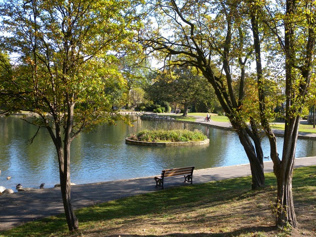 Where Happy Valley is filmed in Yorkshire - locations, venues and studios Post image 21 Image name Greenhead Park the 14 image from the post Where Happy Valley is filmed in Yorkshire - locations, venues and studios in Yorkshire.com.