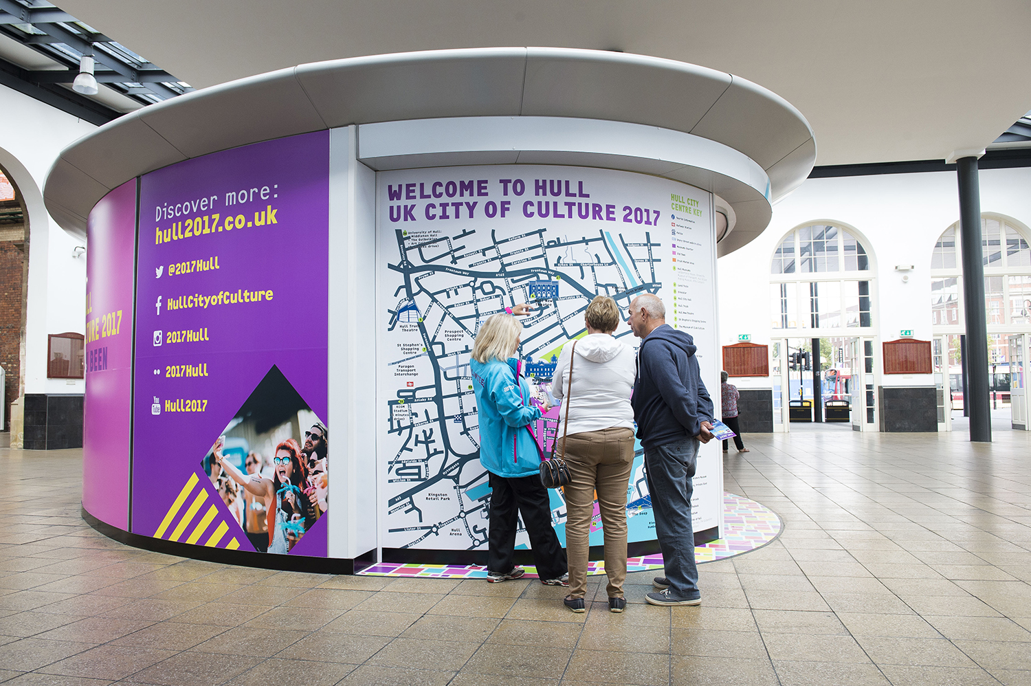 Image name Hull Tourist Information Centre the 33 image from the post Visitor Attractions in Yorkshire.com.