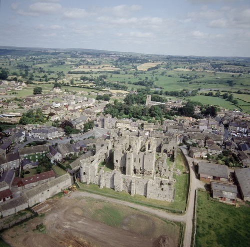 Uncovering the history of Middleham Castle with Dr Emma Wells Post image 6 Image name Middleham Castle the 5 image from the post Uncovering the history of Middleham Castle with Dr Emma Wells in Yorkshire.com.