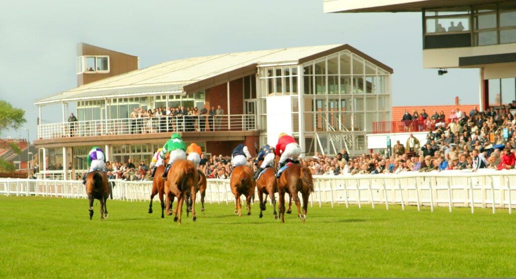 Redcar Page image 15 Image name Redcar Racecourse 1 the 8 image from the post Redcar in Yorkshire.com.