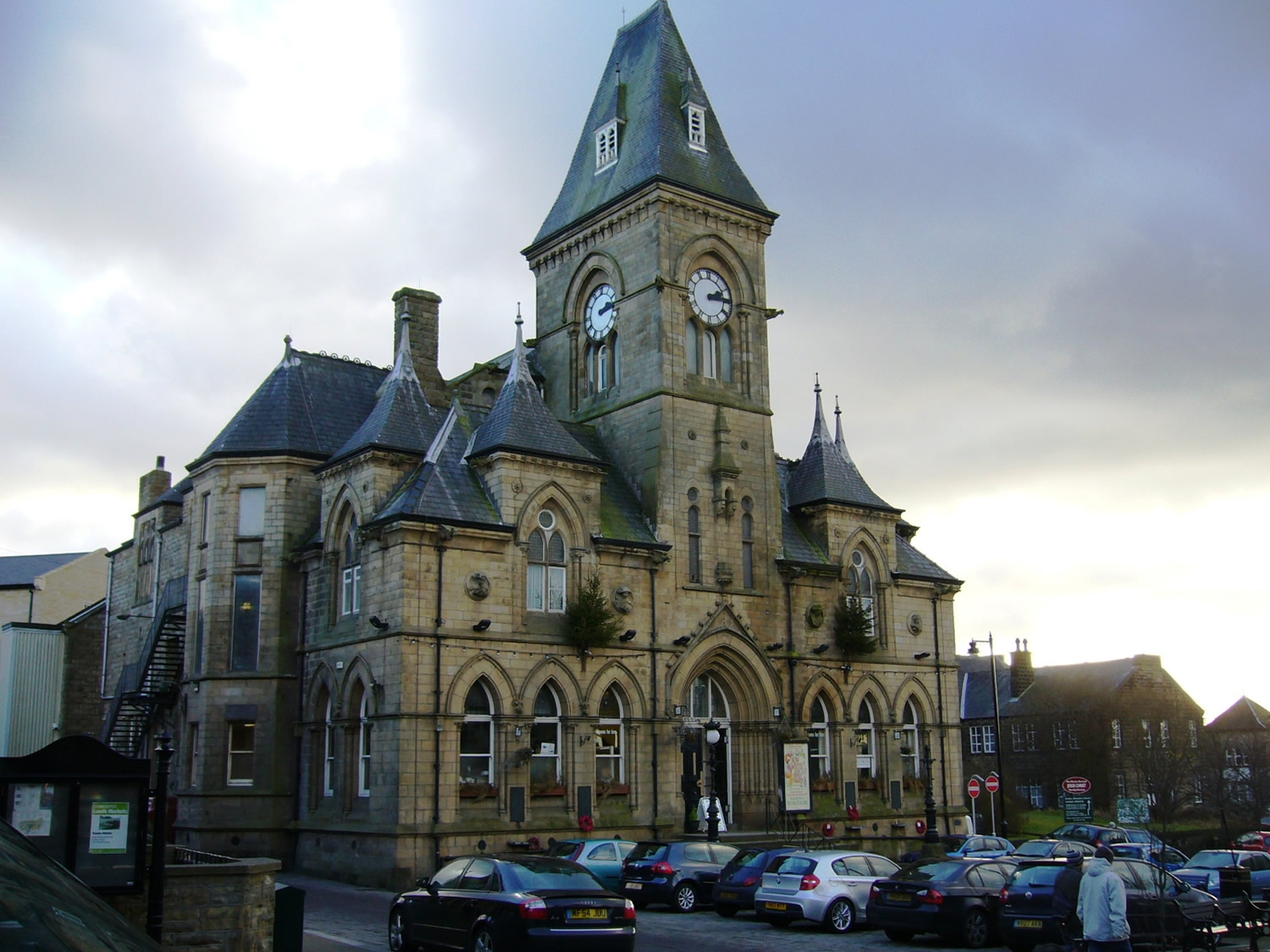Image name Yeadon Town Hall 1 the 7 image from the post Yeadon in Yorkshire.com.