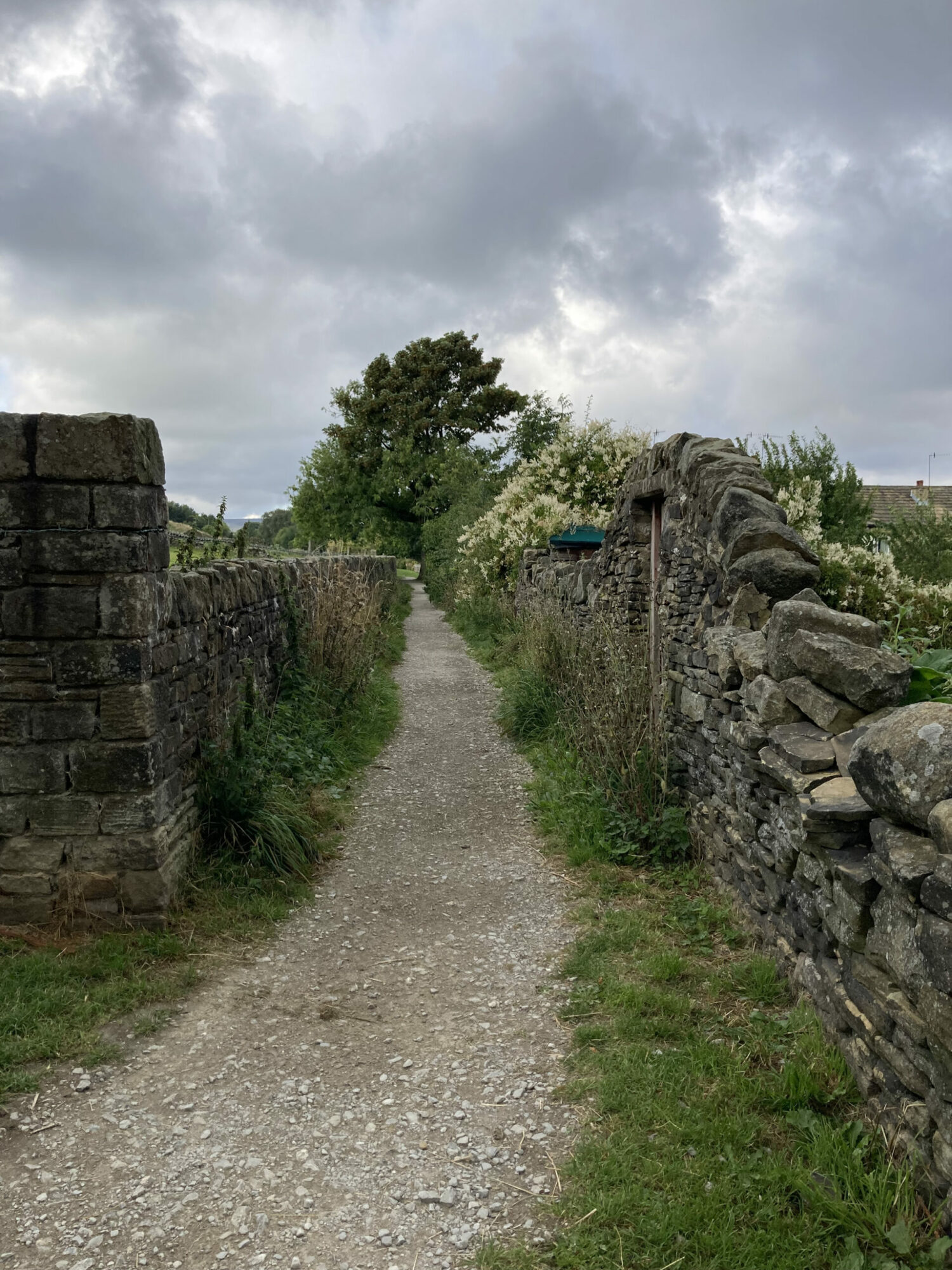 Image name path up penistone hill from haworth scaled the 3 image from the post Bronte Parsonage Museum Walk in Yorkshire.com.