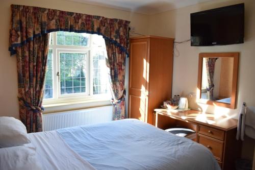 Clifton Bridge Guesthouse Accommodation image 3 Clifton Bridge Guesthouse image three
