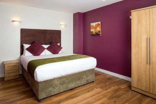Roomzzz Leeds Headingley image three