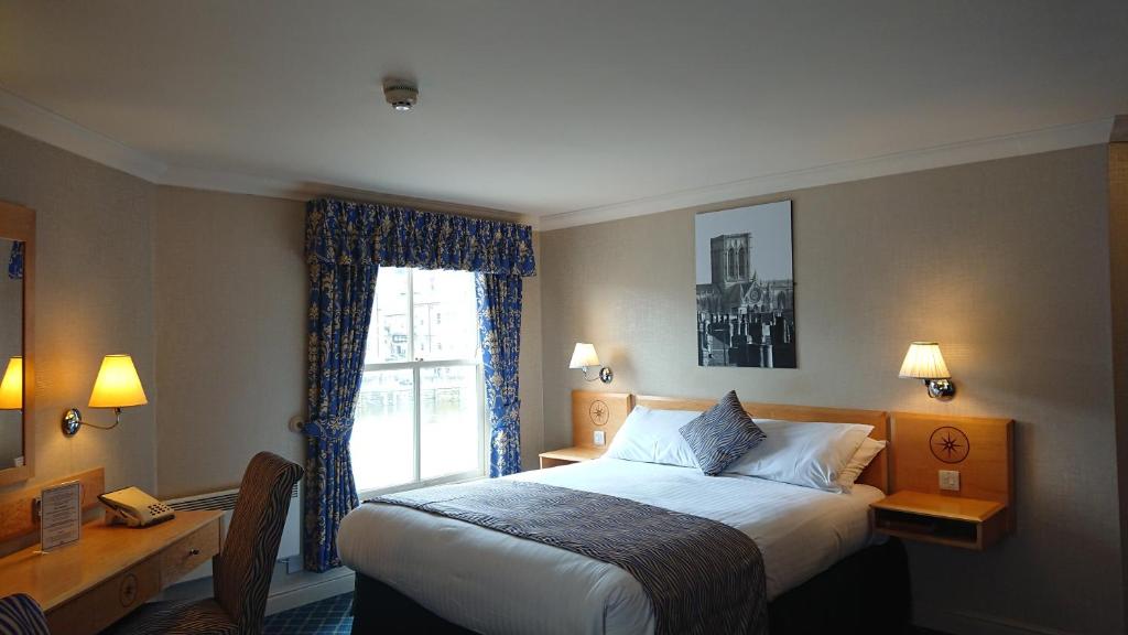 The Queens Hotel Accommodation image 1 The Queens Hotel image one