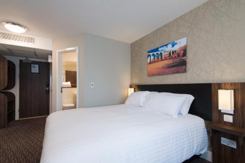 Kings Chamber, Doncaster by Marston's Inns Accommodation image 3 Kings Chamber, Doncaster by Marston's Inns image three