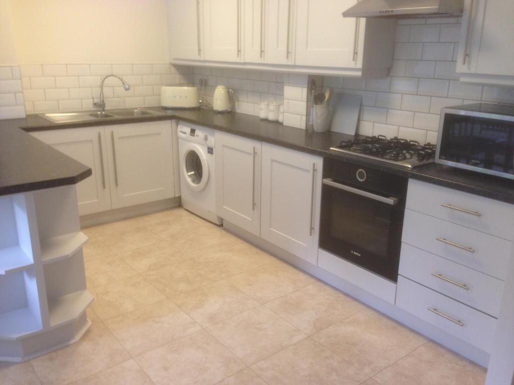 The Beeches 2 - Serviced Duplex Apartment Accommodation image 1 The Beeches 2 - Serviced Duplex Apartment image one