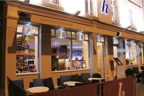 Harrys lounge image three