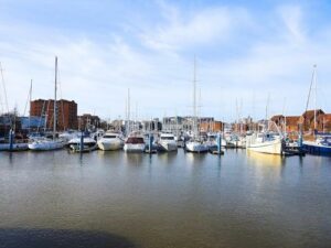 Book Apartments in Hull Page image 44 Picture of Marina Mews 2