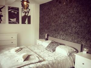 Plough Cottage image two