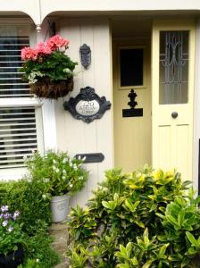 Waterside Cottage Bed and Breakfast image two