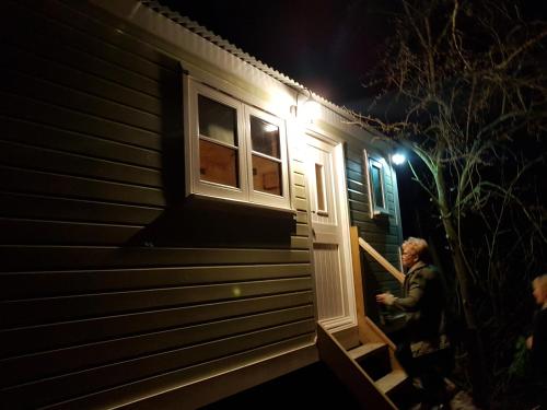 Picture of Waterside Shepherds Hut