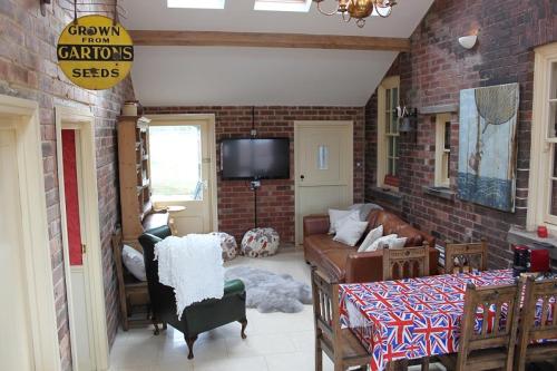 The Annex at Oliver Farm image three