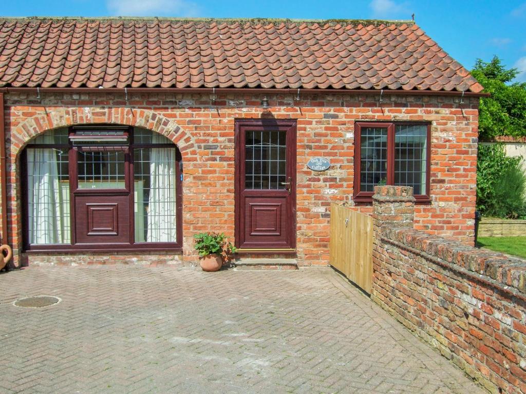 Oak Tree Cottage, Beverley Accommodation image 1 Oak Tree Cottage, Beverley image one