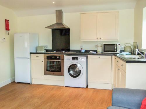 Oak Tree Cottage, Beverley Accommodation image 3 Oak Tree Cottage, Beverley image three