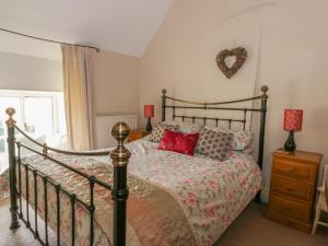 Chapel Cottage, Scarborough image two