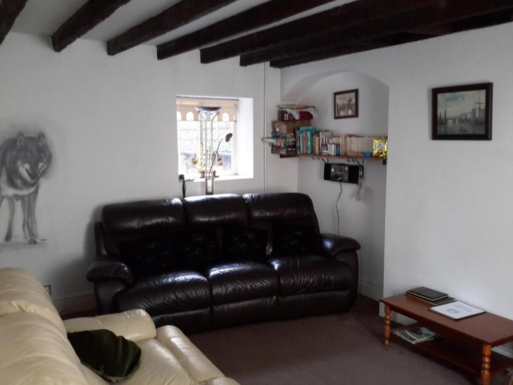 Lupine Cottage image one