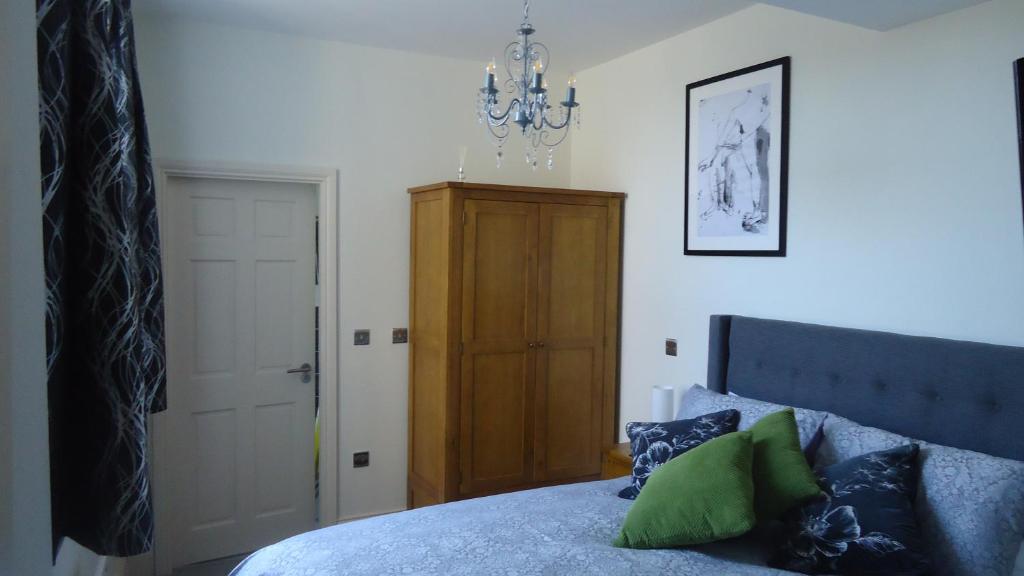 Hunter’s Retreat - York City Centre Apartment Accommodation image 1 Hunter’s Retreat image one