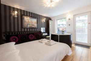 Pear Tree Holiday Home - York Accommodation image 2 Pear Tree Holiday Home - York image two
