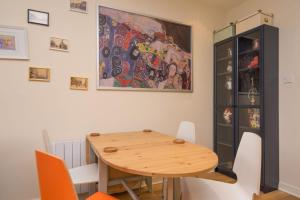 Beautiful Central Apartment, Stunning Views Leeds Centre Landmarks Accommodation image 2 Beautiful Central Apartment, Stunning Views Leeds Centre Landmarks image two