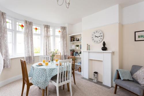 City Apartments - 4 Heworth Village - 3 bed house Accommodation image 3 City Apartments - 4 Heworth Village - 3 bed house image three