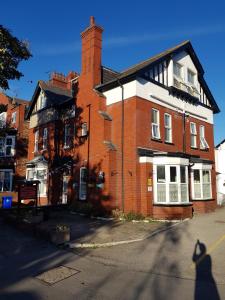 Ivanhoe Guest House image one