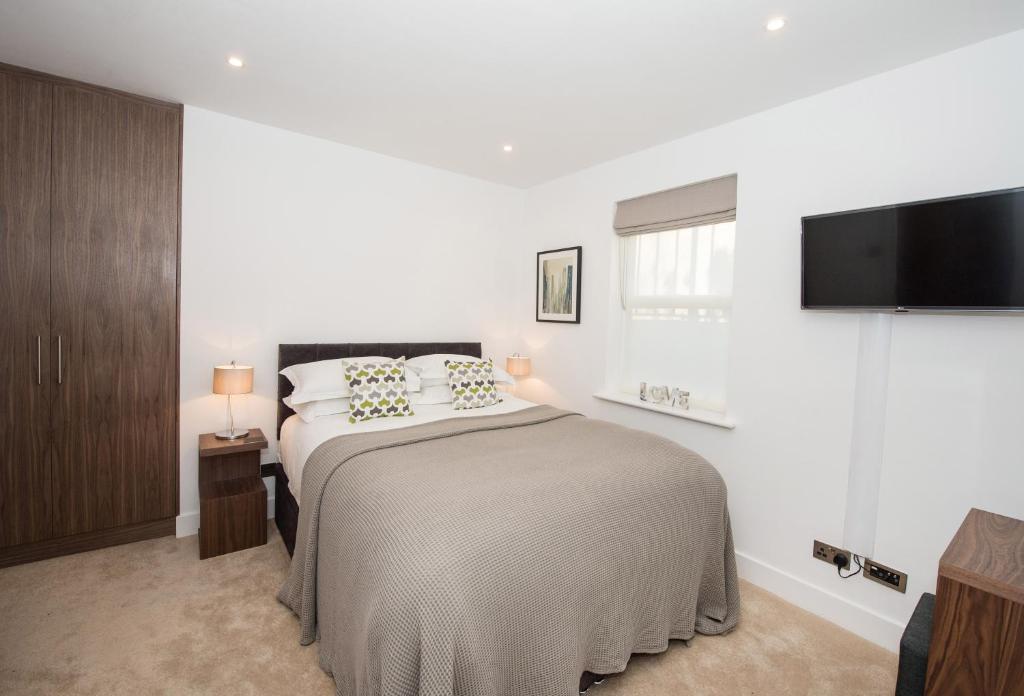 The Windsor - by Harrogate Serviced Apartments image one