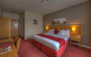 Kingstown Hotel by Greene King Inns image two