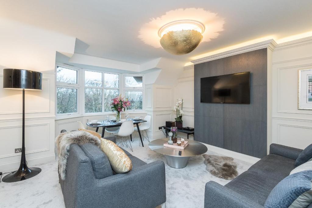 Alexandra by RMG Apartments image one