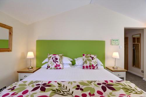 Manor Court Hotel image three