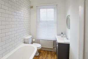 Host & Stay - Windsor Cottage Accommodation image 2 Host & Stay - Windsor Cottage image two