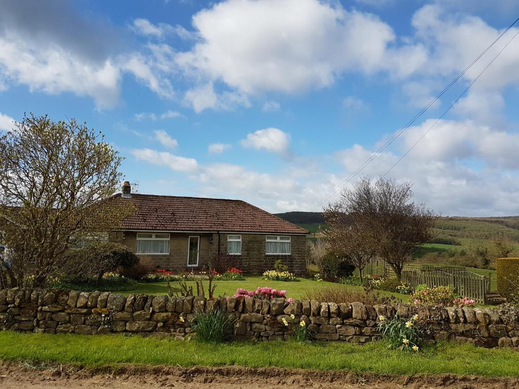 Woodpeckers Cottage image one