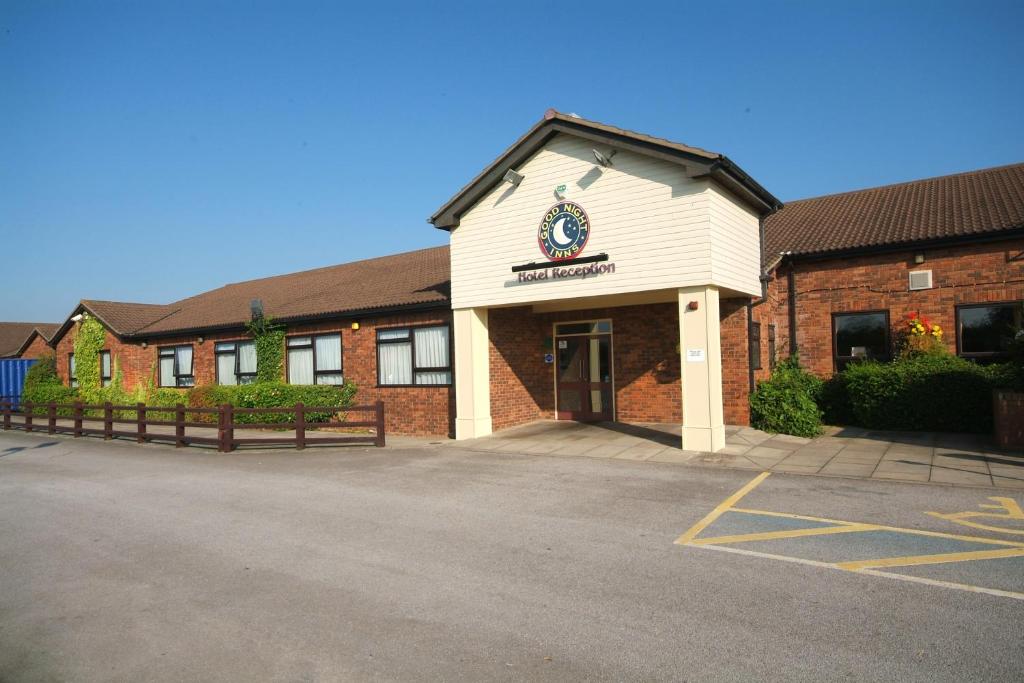 Kingstown Hotel by Greene King Inns image one