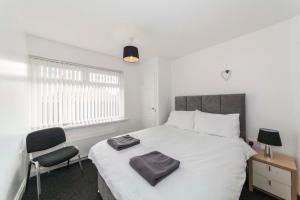 Belmont Budget Apartment image two