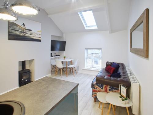 Host & Stay - The Surfer's Loft Apartment Accommodation image 3 Host & Stay - The Surfer's Loft Apartment image three