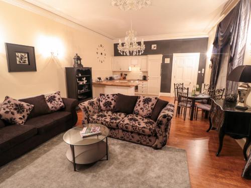 Sneaton Hall Apartment 4, Whitby image three