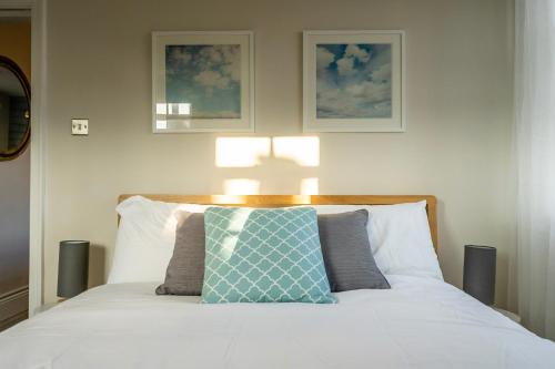 Riverside City Loft Apartment Accommodation image 3 Riverside City Loft Apartment image three