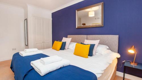 The Station Apartment- A Stunning Space, Close To The City Centre Accommodation image 3 The Station Apartment- A Stunning Space, Close To The City Centre image three