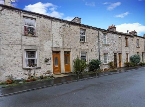 Labernum Cottage, Ingleton, Yorkshire Dales National Park 3 Peaks and Near the Lake District Accommodation image 3 Labernum Cottage, Ingleton, Yorkshire Dales National Park 3 Peaks and Near the Lake District image three