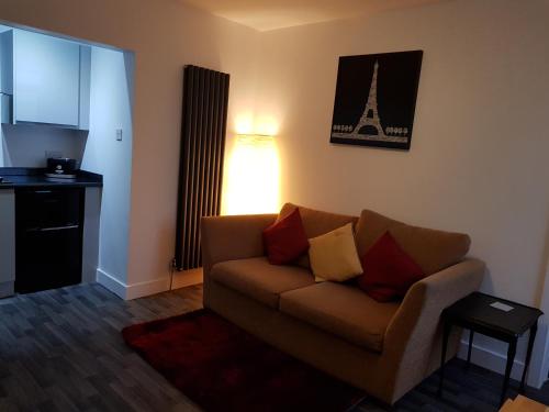 The Snug at Plover Cottage Lindley image two