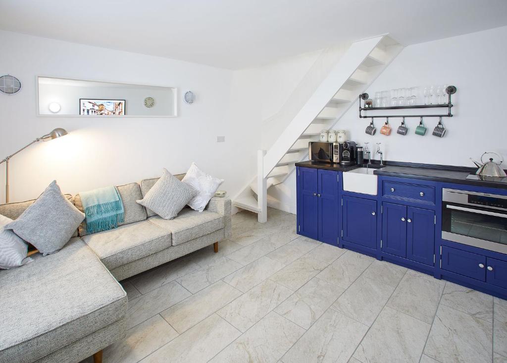 Host & Stay - Harbour Cottage Accommodation image 1 Host & Stay - Harbour Cottage image one
