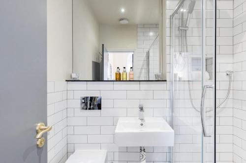 The Heaton at Claremont Serviced Apartments Accommodation image 3 The Heaton at Claremont Serviced Apartments image three