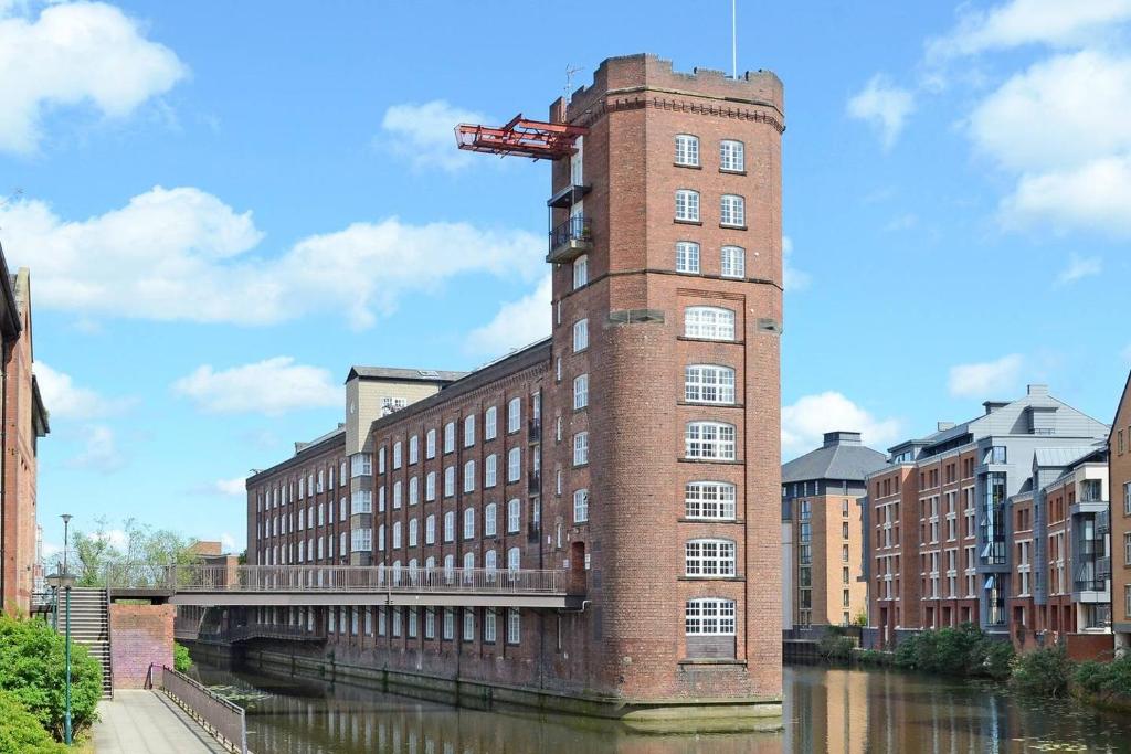 Riverside Studio Apartments Close To City Centre Accommodation image 1 Riverside Studio Apartments Close To City Centre image one