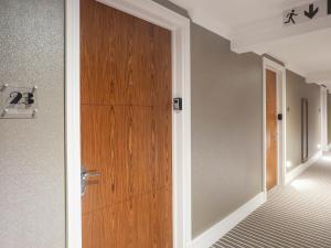 Cocoa Suites Luxury Apartments image two